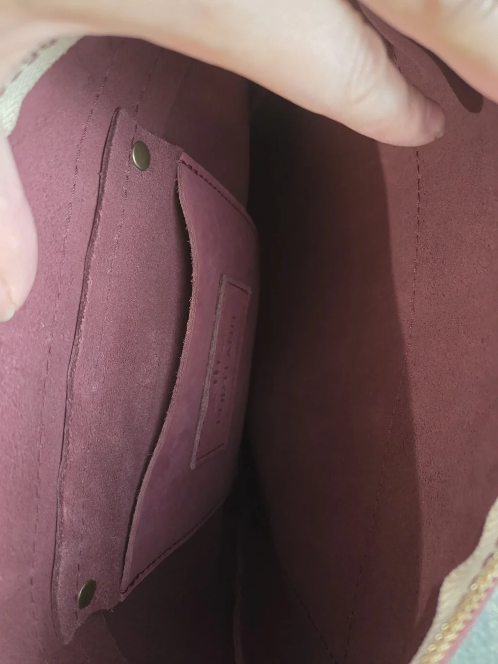 Portland Leather Mauve Leather Pouch with Gold Zipper